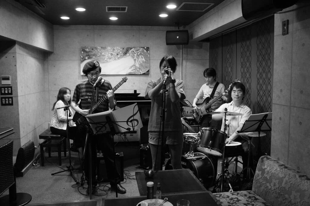 東京倶楽部でのライブ風景