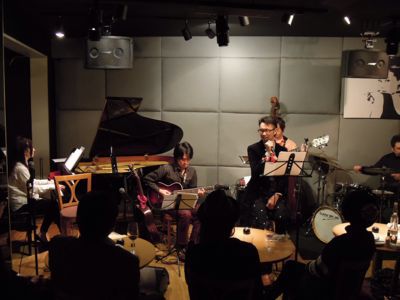 東京倶楽部でのライブ風景