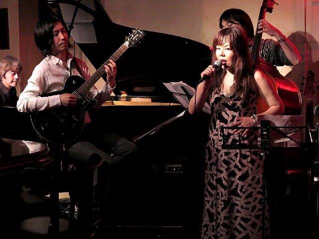 東京倶楽部でのライブ風景